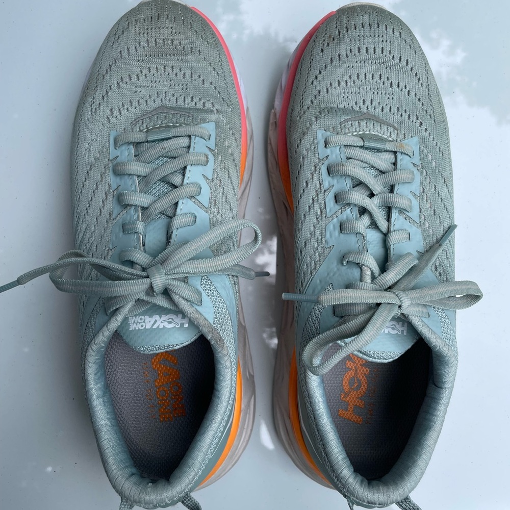 Hoka One One Arahi 4